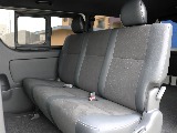 大人３人乗車可能なリアシート