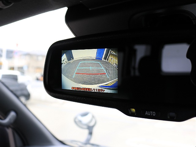 メーカーオプション自動防眩付きバックカメラ