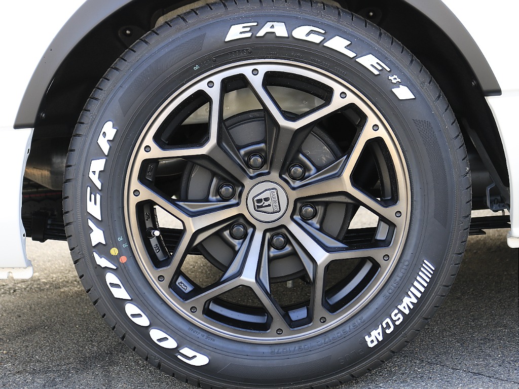 オリジナルスタイリングヘックス17インチアルミホイール