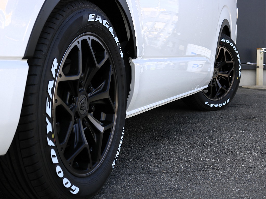 定番のナスカータイヤを装着