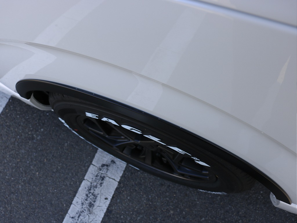 オリジナルオーバーフェンダー装着で車検対応