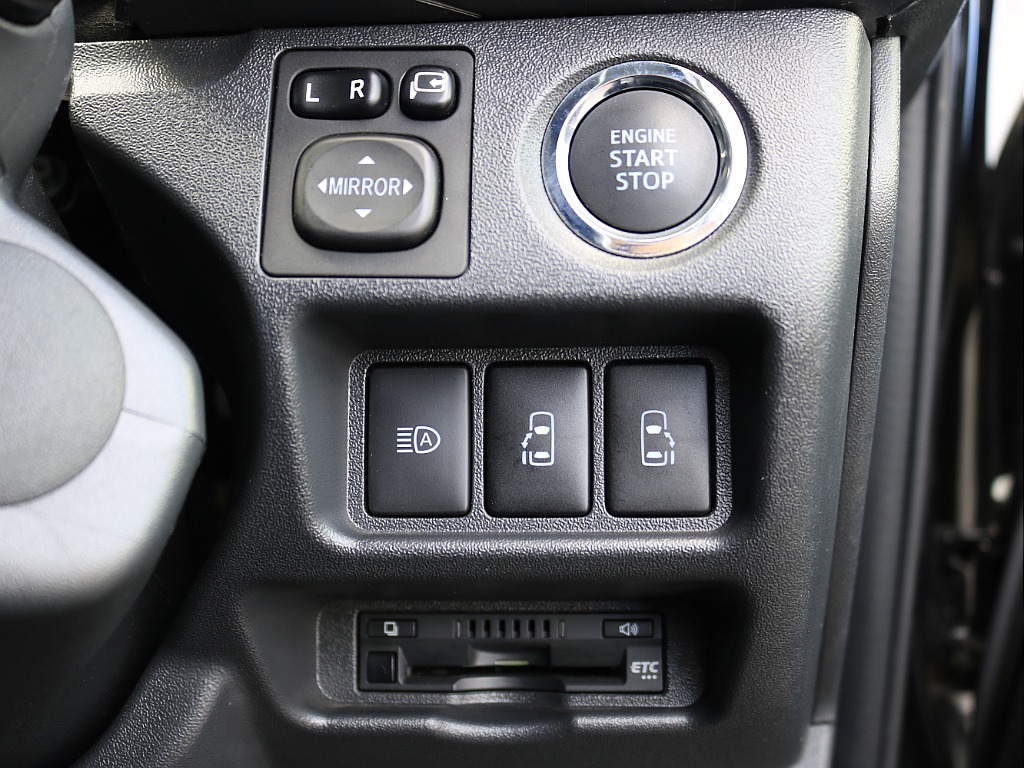 メーカオプション両側パワースライドドア