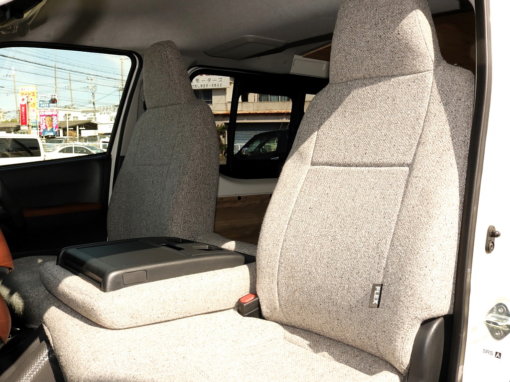 全席シートカバーを装着