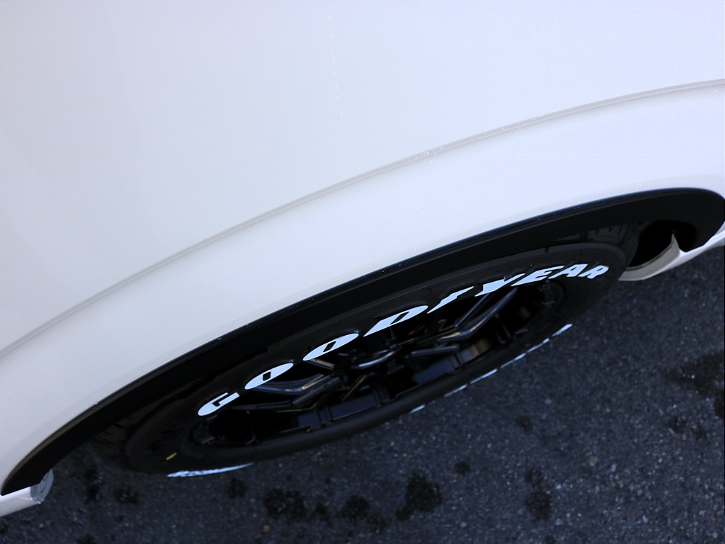 オリジナルオーバーフェンダー装着で車検対応