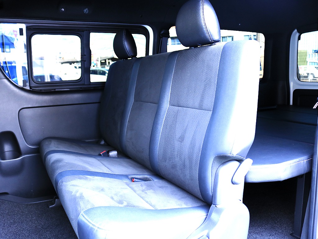 トヨタ&nbsp;ハイエースバン&nbsp;5D2.8DTスーパーGLダークプライムⅡロング&nbsp;厳選仕入れ&nbsp;兵庫県の詳細画像&nbsp;その19