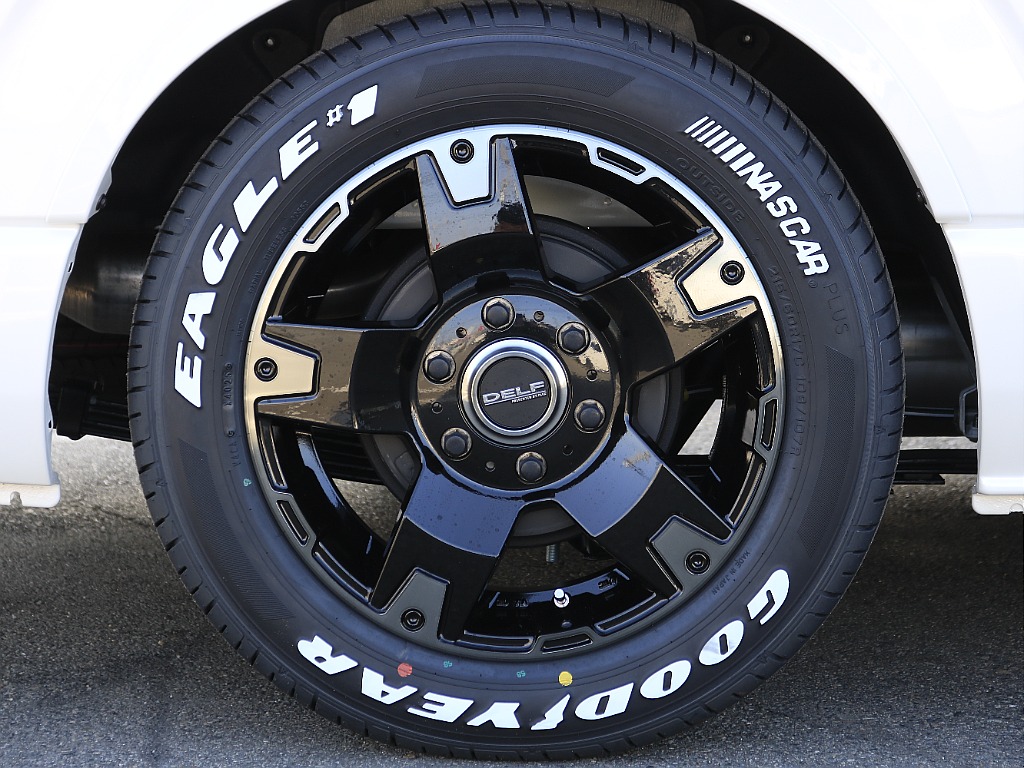 トヨタ ハイエース(14枚目)