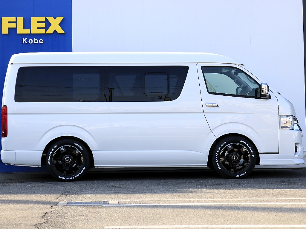 トヨタ ハイエース(10枚目)