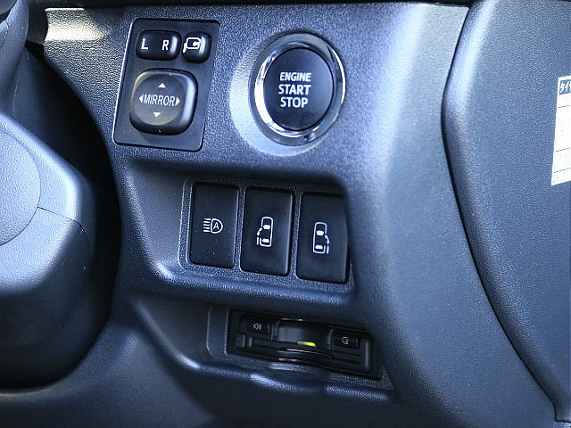 両側パワースライドドア