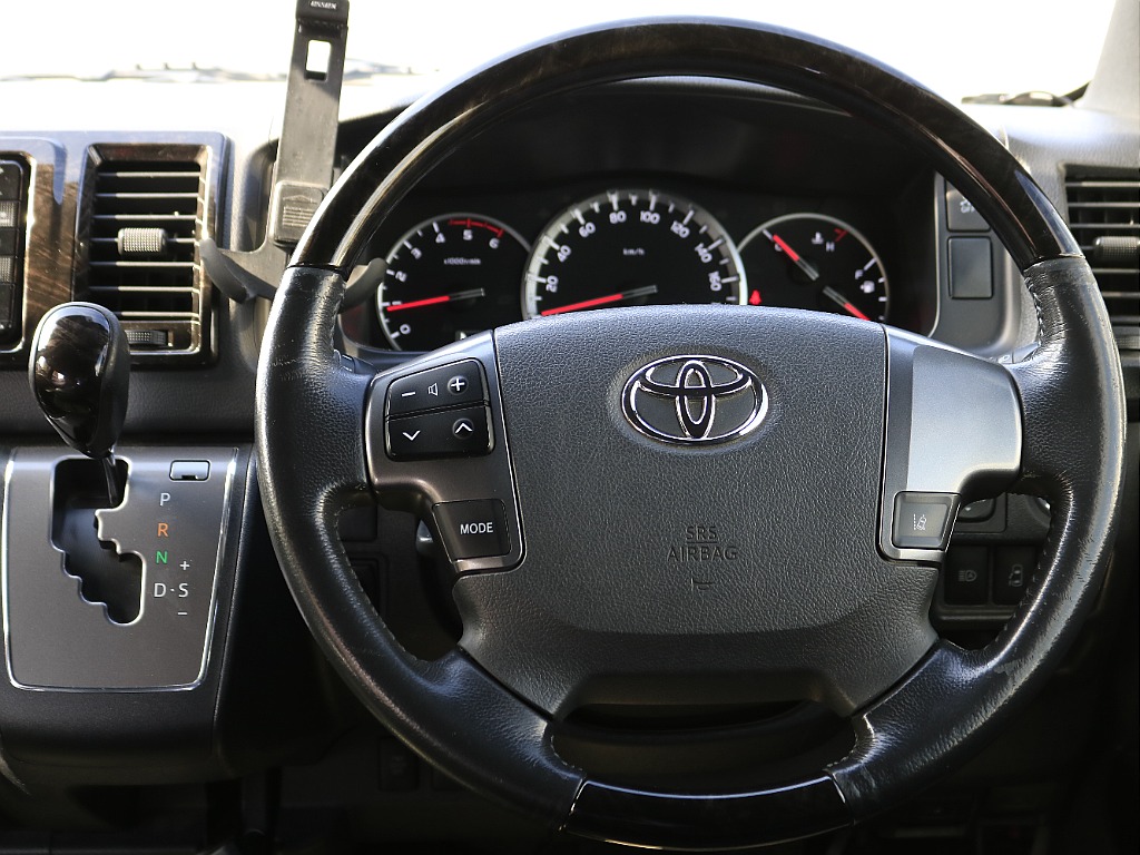 トヨタ ハイエースバン(16枚目)