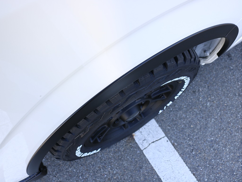 オリジナルオーバーフェンダー装着で車検対応