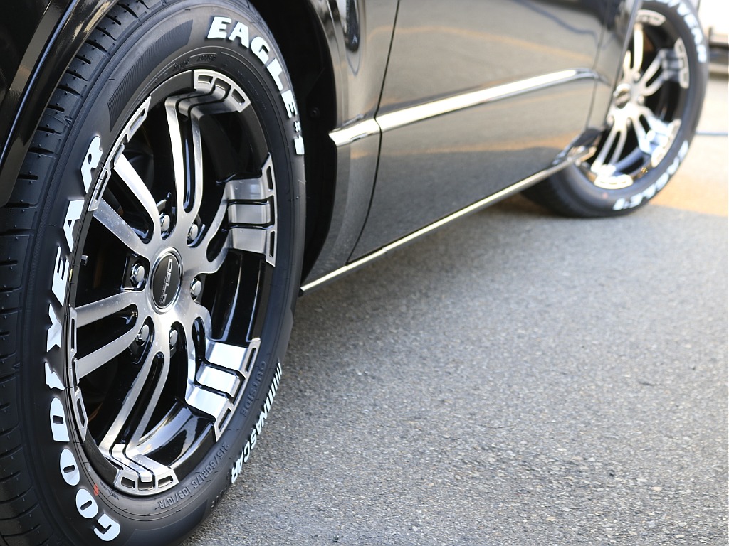 定番のナスカータイヤを装着