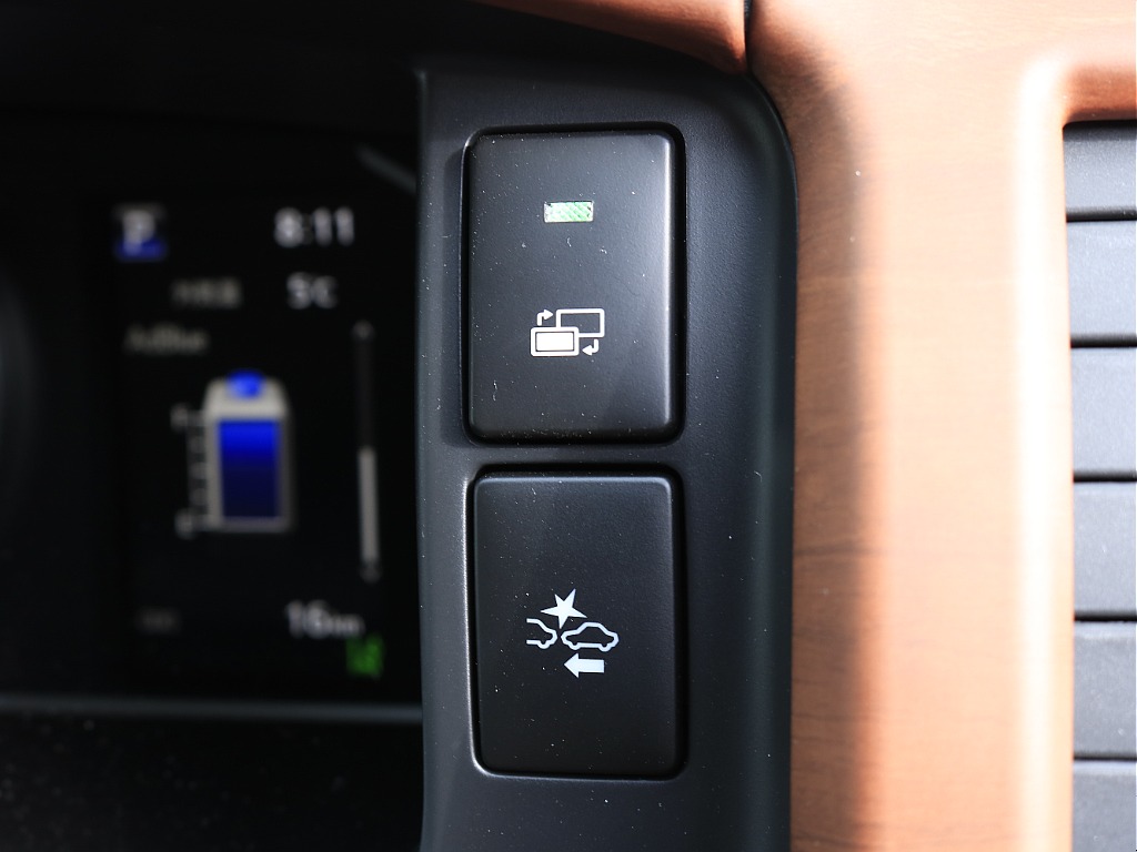 内外装、足回り、ナビと欲しい装備をパッケージングでコンプリートカスタム★もちろん追加カスタムもお任せください！どんなカスタムもお任せください！お客様のニーズに合わせたご提案をさせていただきます！