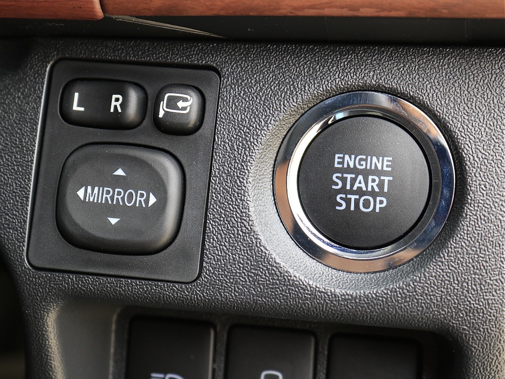 内外装、足回り、ナビと欲しい装備をパッケージングでコンプリートカスタム★もちろん追加カスタムもお任せください！どんなカスタムもお任せください！お客様のニーズに合わせたご提案をさせていただきます！