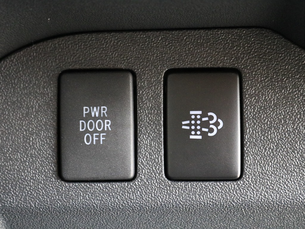 内外装、足回り、ナビと欲しい装備をパッケージングでコンプリートカスタム★もちろん追加カスタムもお任せください！どんなカスタムもお任せください！お客様のニーズに合わせたご提案をさせていただきます！