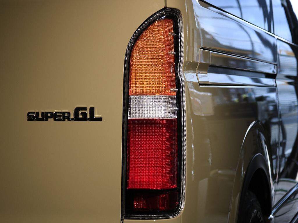 内外装、足回り、ナビと欲しい装備をパッケージングでコンプリートカスタム★もちろん追加カスタムもお任せください！どんなカスタムもお任せください！お客様のニーズに合わせたご提案をさせていただきます！