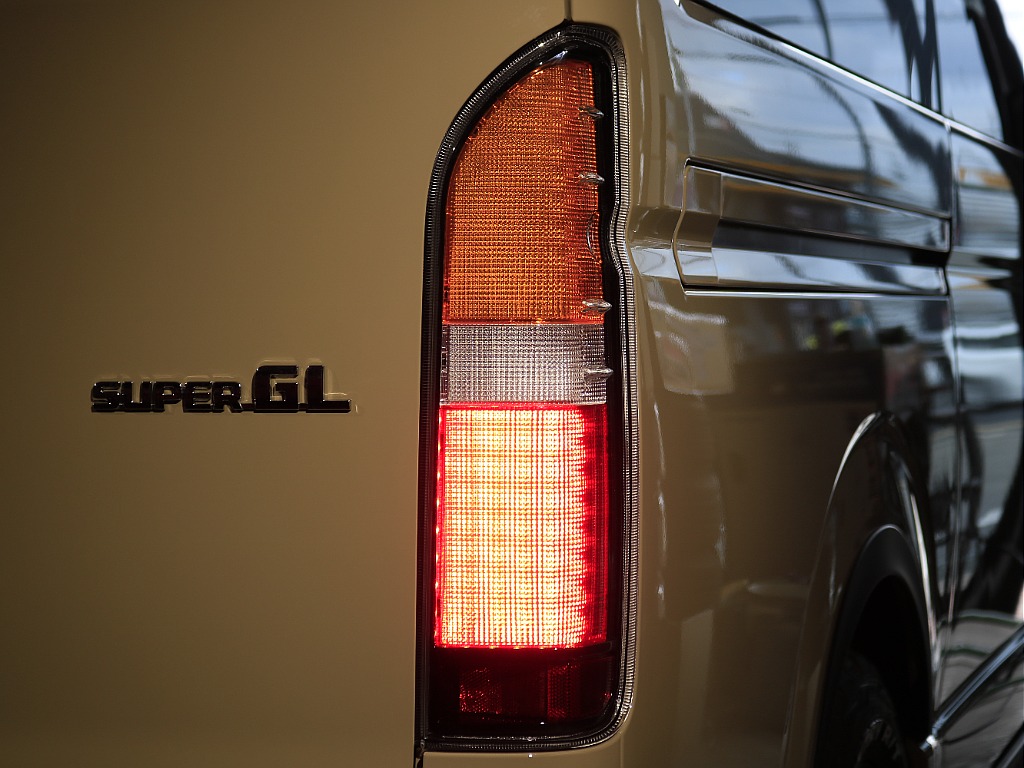 内外装、足回り、ナビと欲しい装備をパッケージングでコンプリートカスタム★もちろん追加カスタムもお任せください！どんなカスタムもお任せください！お客様のニーズに合わせたご提案をさせていただきます！