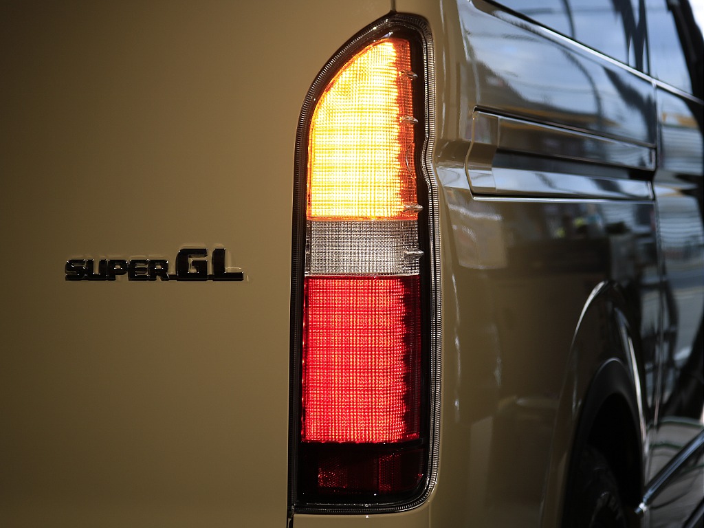 内外装、足回り、ナビと欲しい装備をパッケージングでコンプリートカスタム★もちろん追加カスタムもお任せください！どんなカスタムもお任せください！お客様のニーズに合わせたご提案をさせていただきます！