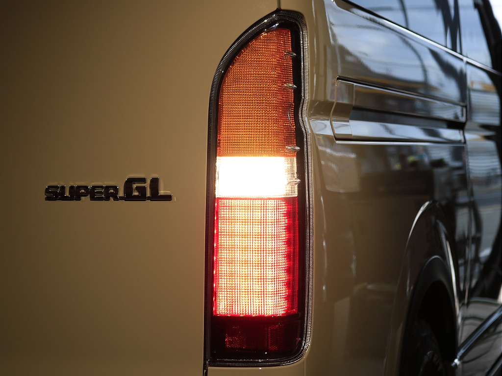 内外装、足回り、ナビと欲しい装備をパッケージングでコンプリートカスタム★もちろん追加カスタムもお任せください！どんなカスタムもお任せください！お客様のニーズに合わせたご提案をさせていただきます！