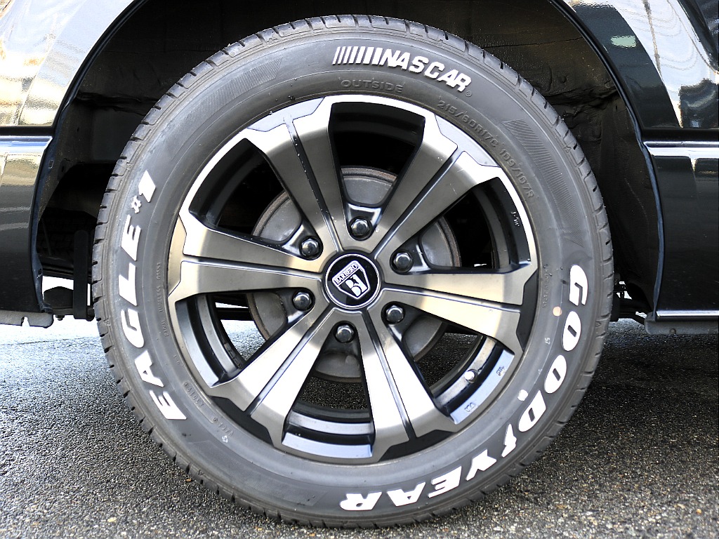 トヨタ ハイエースバン(13枚目)