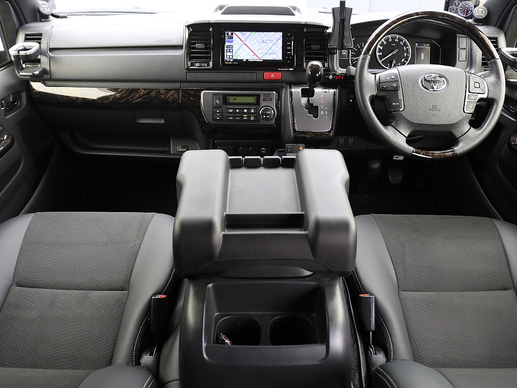 上質なインパネ周り