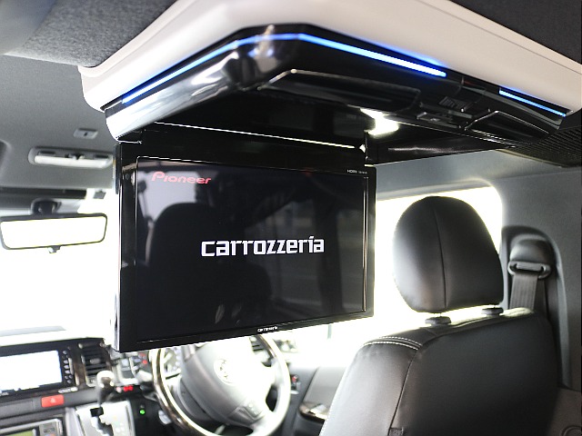 カロッツェリア製フリップダウンモニター