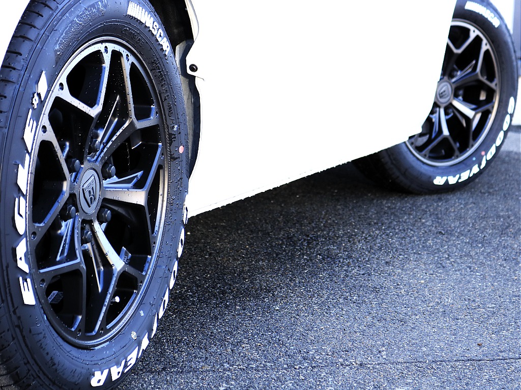 定番のナスカータイヤを装着