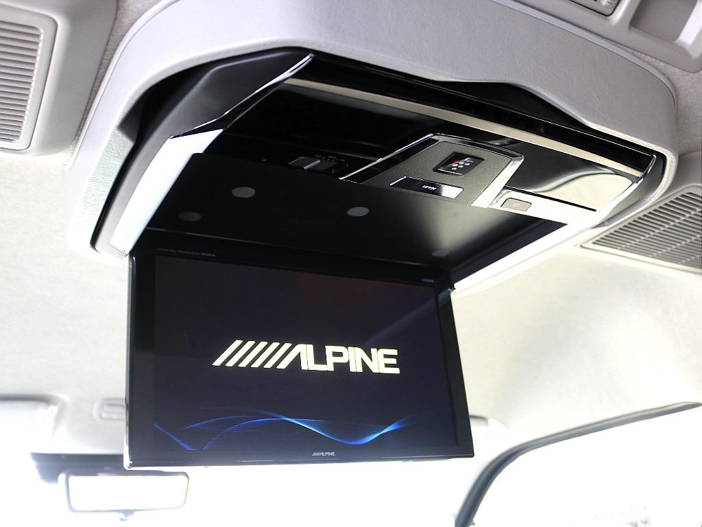 アルパイン製フリップダウンモニター