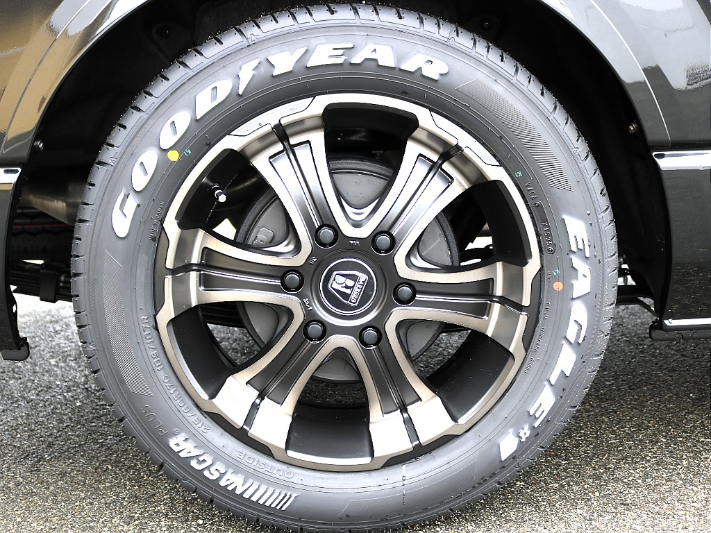 オリジナルカラーバルベロ１７インチアルミホイール