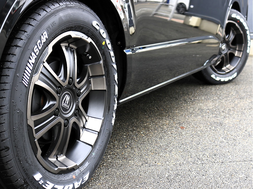 定番のナスカータイヤを装着