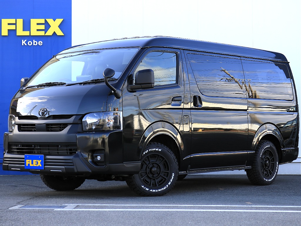 新車ハイエースワゴンガソリン４WDカスタム車両の入庫