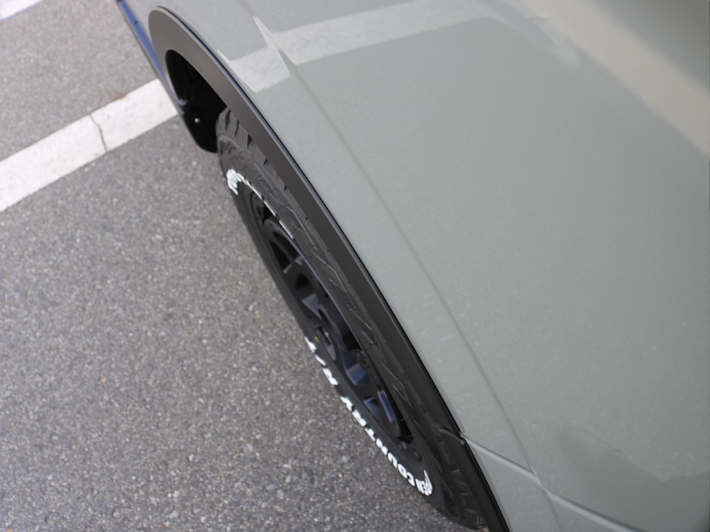 オリジナルオーバーフェンダー装着で車検対応