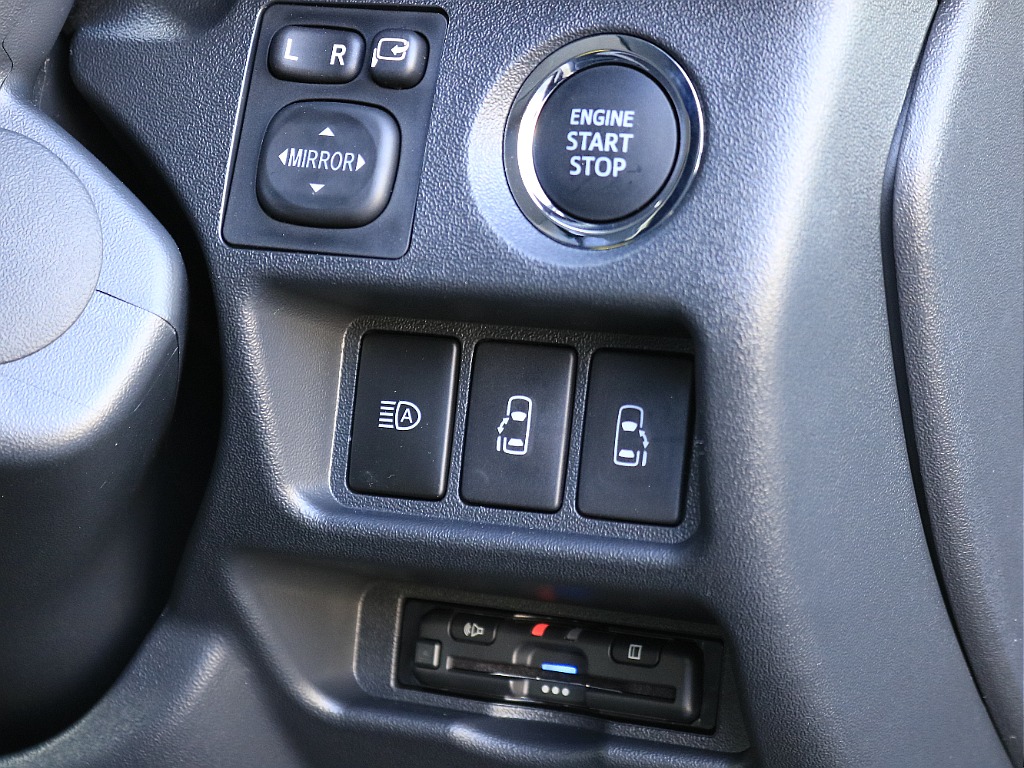 メーカーオプション両側パワースライドドア