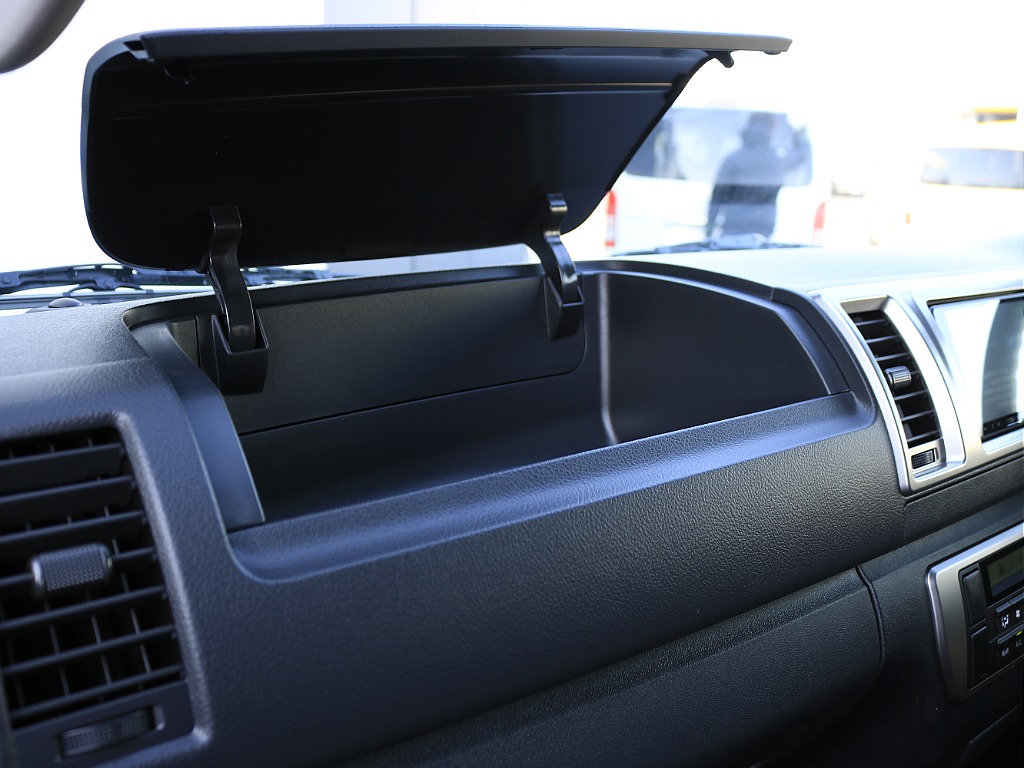 助手席側小物入れ