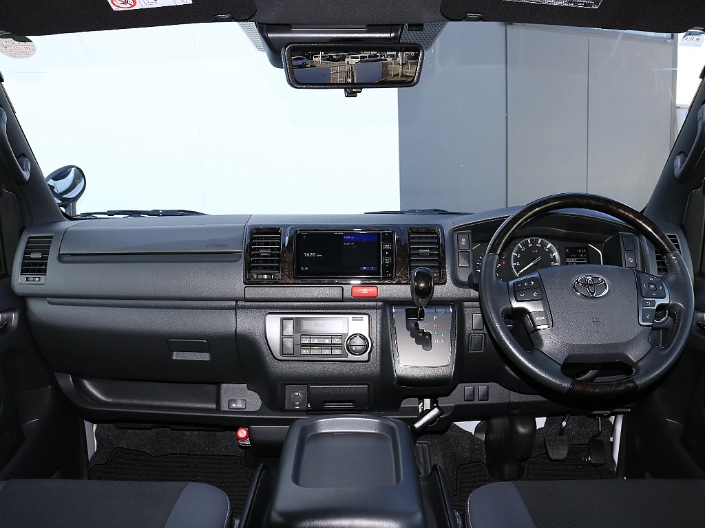 上質なインパネ周り