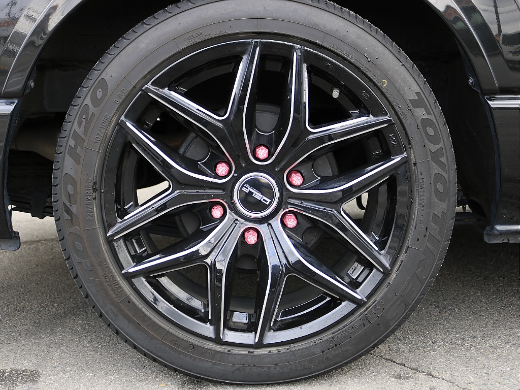 オリジナルDelf　01　１８インチアルミホイール