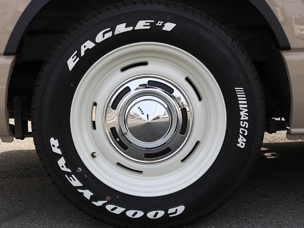 新品ナスカータイヤ