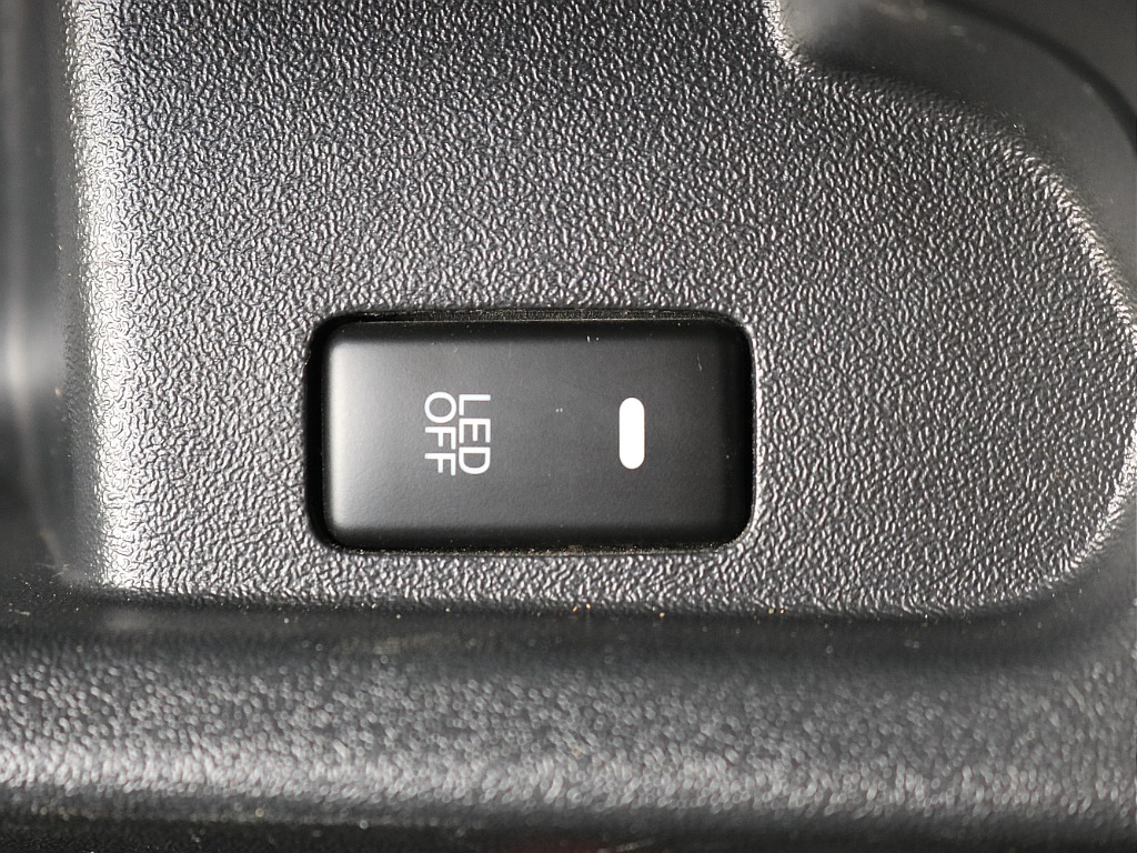 内外装、足回り、ナビと欲しい装備をパッケージングでコンプリートカスタム★もちろん追加カスタムもお任せください！どんなカスタムもお任せください！お客様のニーズに合わせたご提案をさせていただきます！