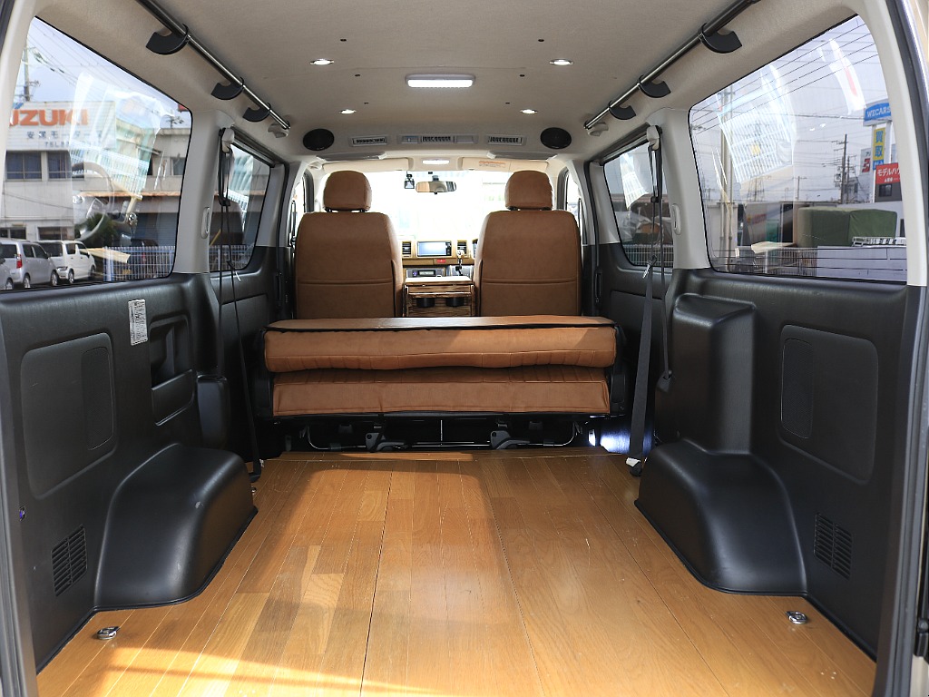 内外装、足回り、ナビと欲しい装備をパッケージングでコンプリートカスタム★もちろん追加カスタムもお任せください！どんなカスタムもお任せください！お客様のニーズに合わせたご提案をさせていただきます！