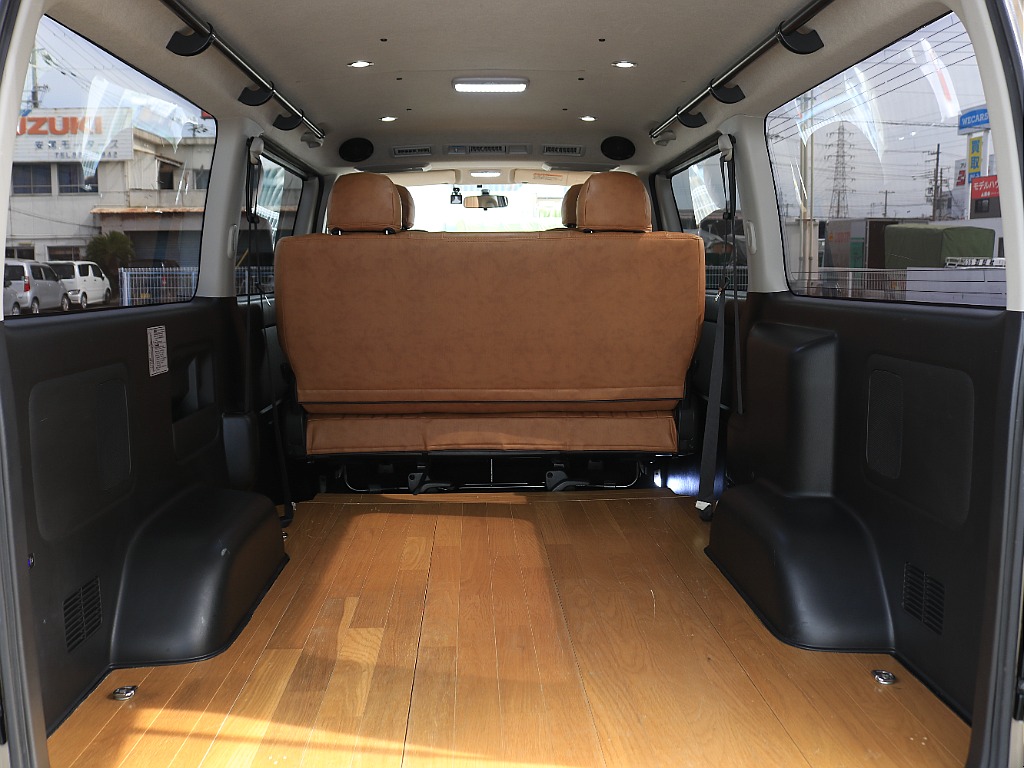 内外装、足回り、ナビと欲しい装備をパッケージングでコンプリートカスタム★もちろん追加カスタムもお任せください！どんなカスタムもお任せください！お客様のニーズに合わせたご提案をさせていただきます！