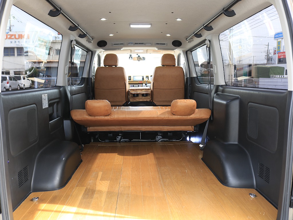 内外装、足回り、ナビと欲しい装備をパッケージングでコンプリートカスタム★もちろん追加カスタムもお任せください！どんなカスタムもお任せください！お客様のニーズに合わせたご提案をさせていただきます！