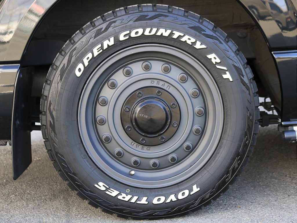 DEENコロラド１６インチアルミホイール