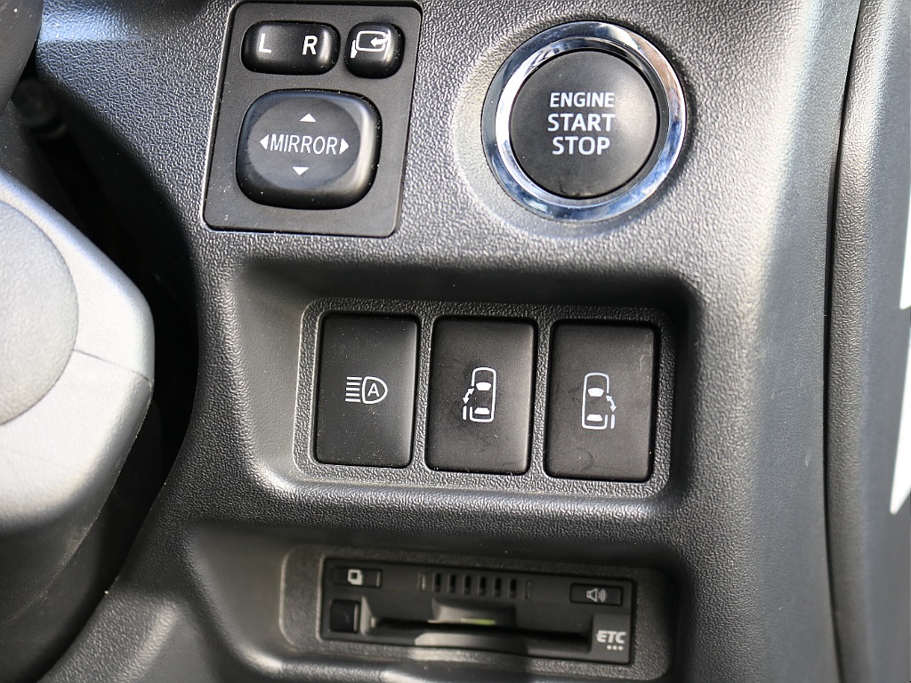 メーカーオプション両側パワースライドドア