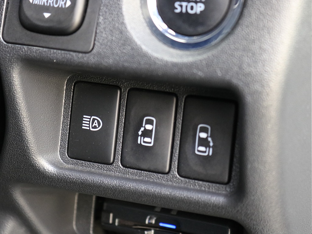 メーカオプション両側パワースライドドア