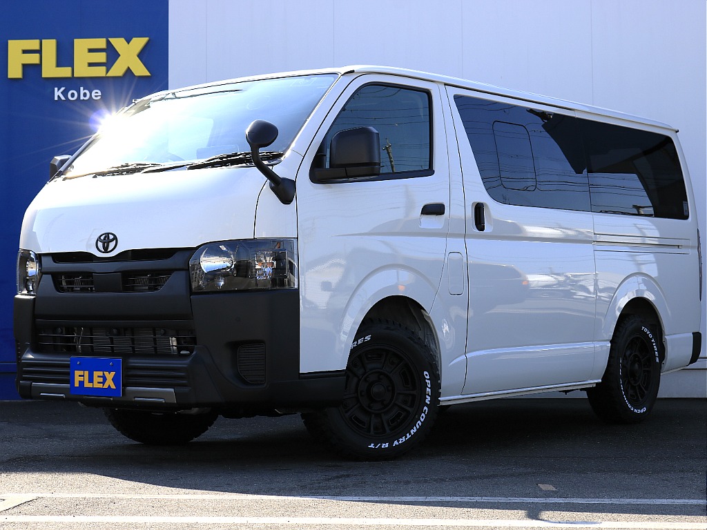 新車ハイエースVガソリン２WD内装架装ｗｏｏｄｒｉｍの入庫