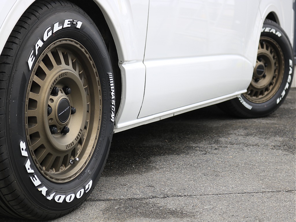 定番のナスカータイヤを装着