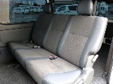 大人３人乗車可能なリアシート