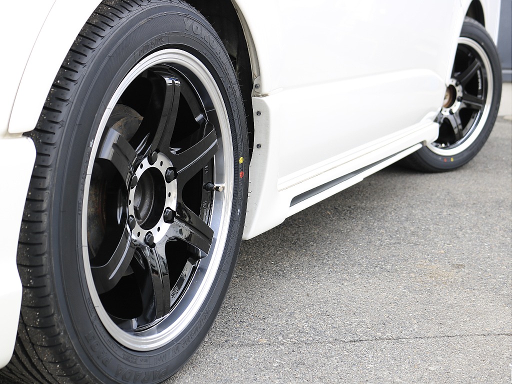 YOKOHAMA　ＰＡＲＡＤＡタイヤ