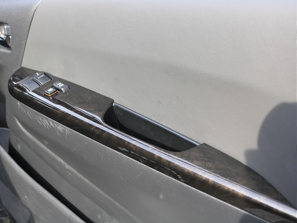 内外装、足回り、ナビと欲しい装備をパッケージングでコンプリートカスタム★もちろん追加カスタムもお任せください！どんなカスタムもお任せください！お客様のニーズに合わせたご提案をさせていただきます！