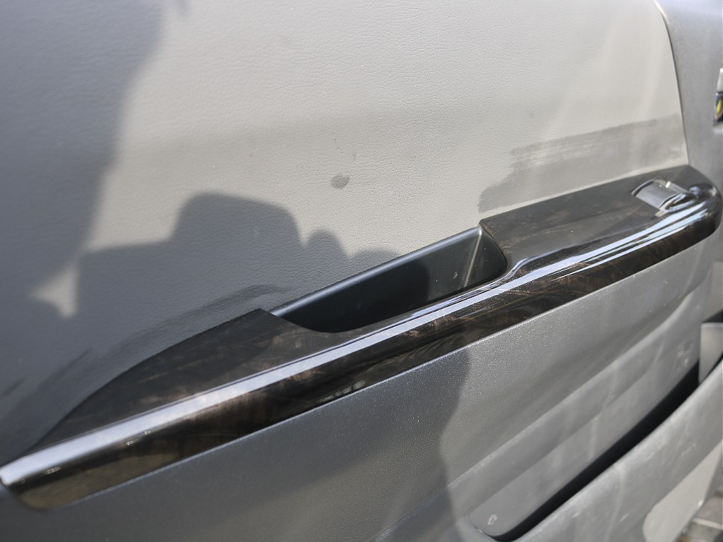 内外装、足回り、ナビと欲しい装備をパッケージングでコンプリートカスタム★もちろん追加カスタムもお任せください！どんなカスタムもお任せください！お客様のニーズに合わせたご提案をさせていただきます！