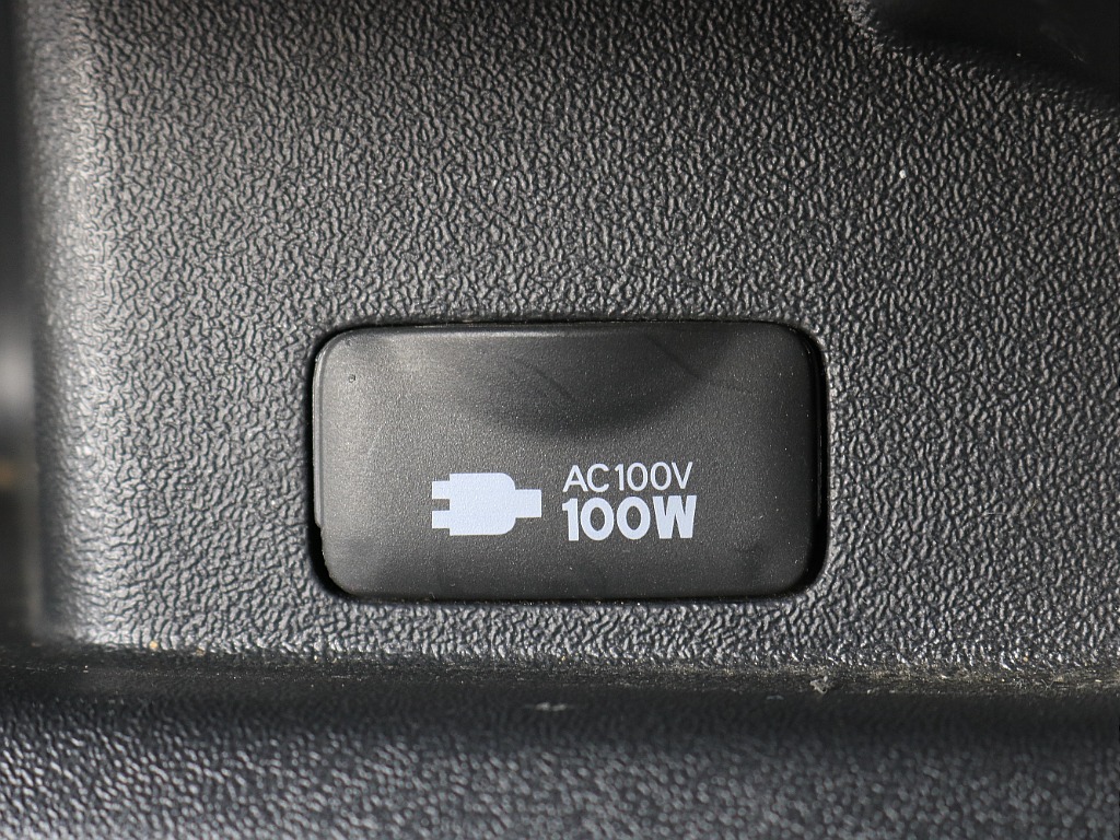 内外装、足回り、ナビと欲しい装備をパッケージングでコンプリートカスタム★もちろん追加カスタムもお任せください！どんなカスタムもお任せください！お客様のニーズに合わせたご提案をさせていただきます！